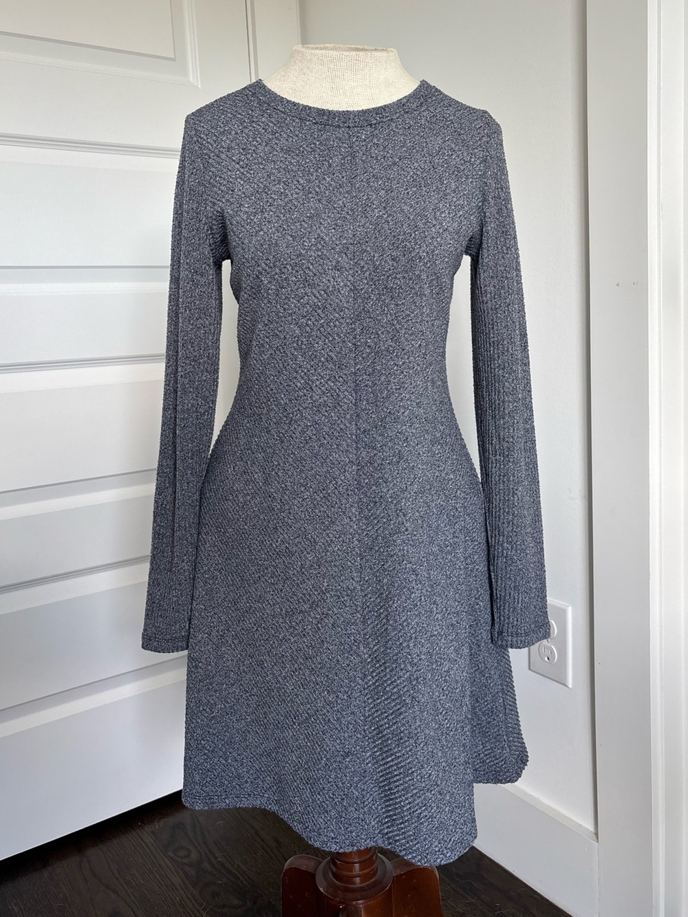 GAP Long Sleeve Grey Knit Dress